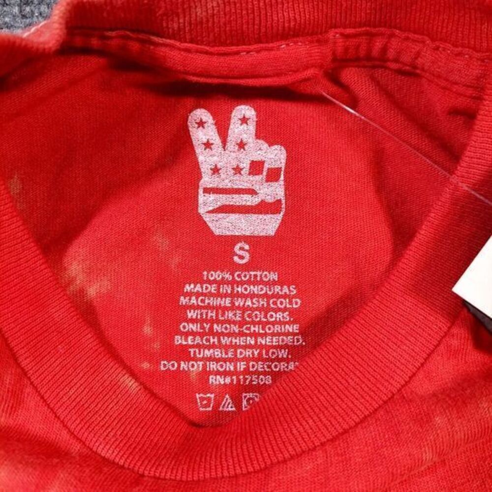 Coca Cola T-shirt Size Small Tie Red Dye Junk‎ Food Tag NWT - Picture 4 of 9